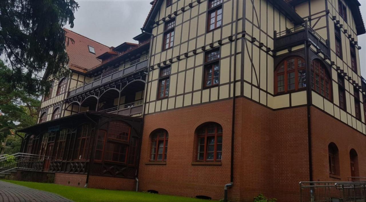 Kaiserhof Krynica Morska Aparthotel Екстериор снимка